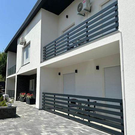 Guest House Neno Ogulin Extérieur photo
