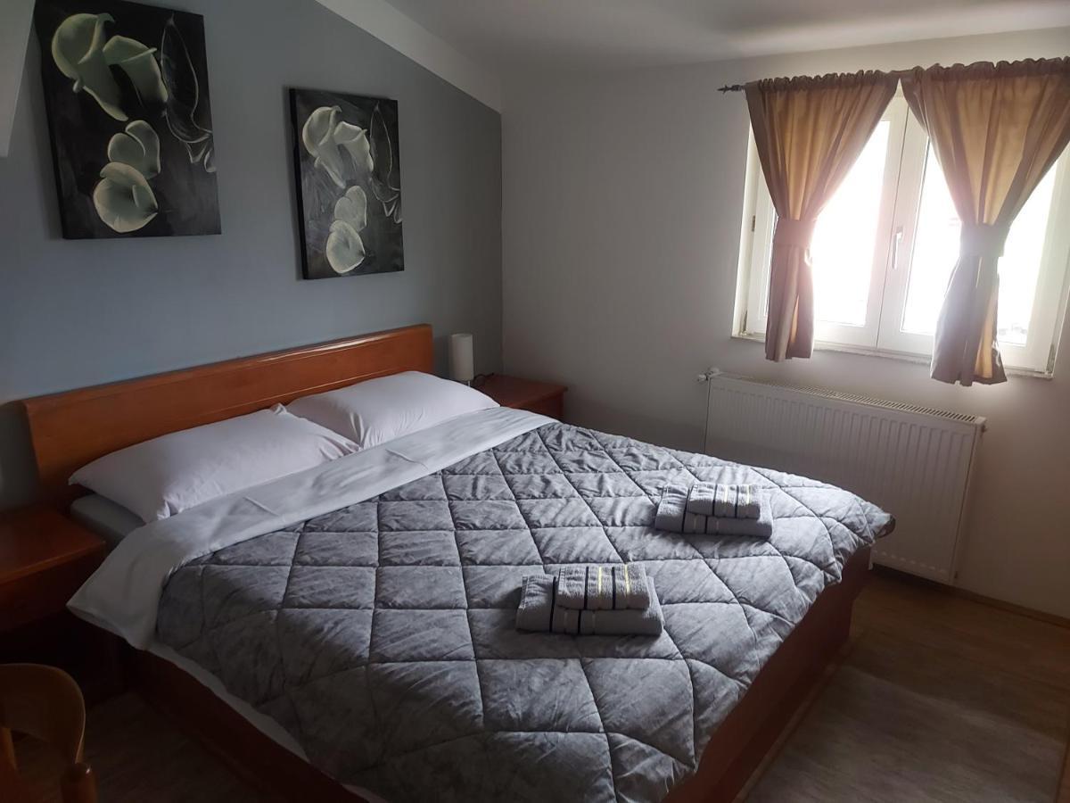 Guest House Neno Ogulin Extérieur photo