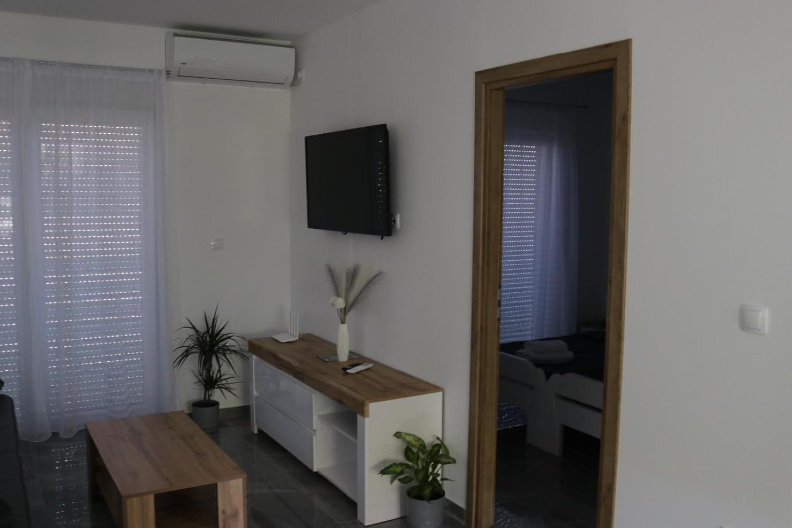 Guest House Neno Ogulin Extérieur photo